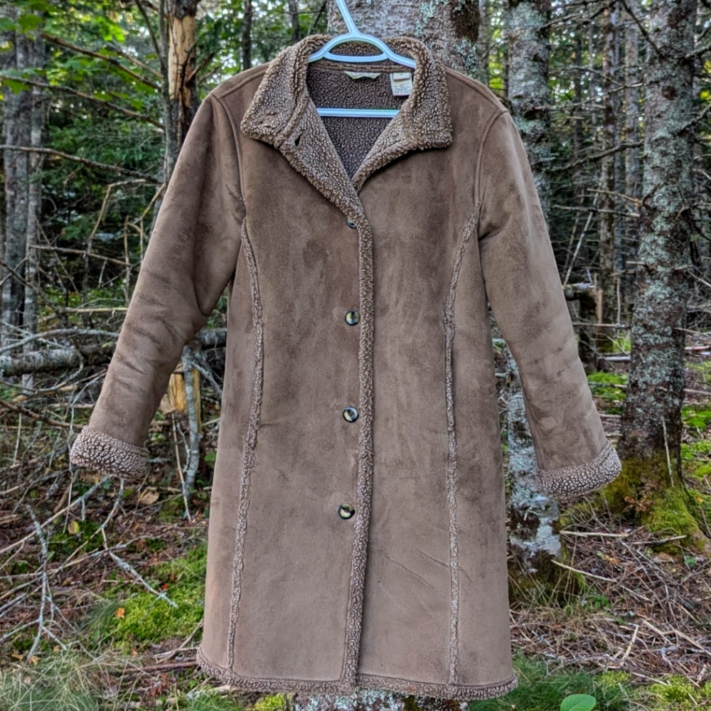 L.L. BEAN Women's Faux Sherpa Longline Button Up Jacket, size petite medium